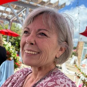 Meet your Posher, Lorraine